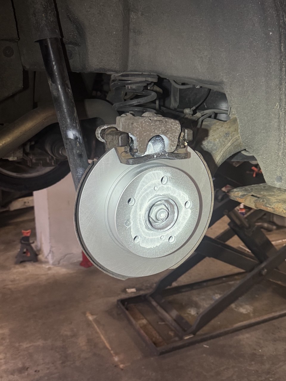 Wymiana tarcz i klocków hamulcowych · robocizna od 150 zł — Po 2